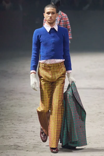 Look 13